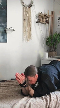 Succubus Vilu Vidish pinnar ung präst