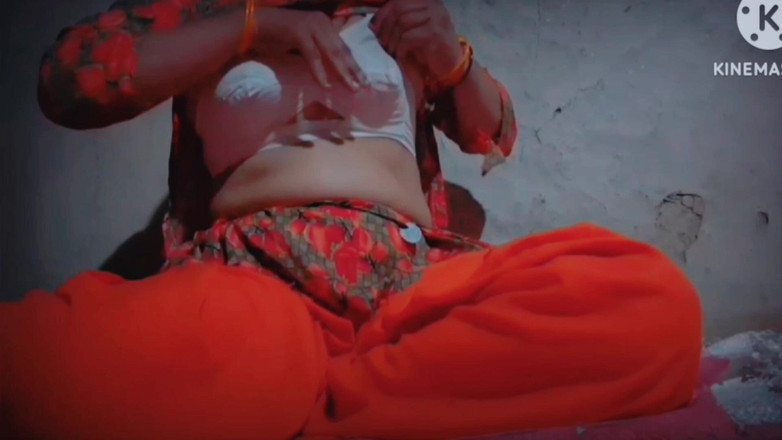 TricolorMusic3: 처음으로 섹스하는 아주 훌륭한 경험을 하고 있습니다. 내 핫한 몸은 흥분해