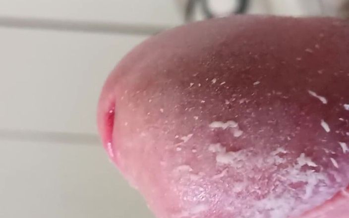 Big Pisser: 오럴 청소가 필요한 스메그마 자지