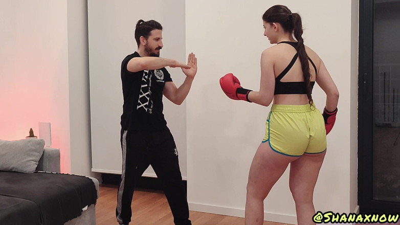 Shanaxnow: Îmi fut antrenorul personal de box