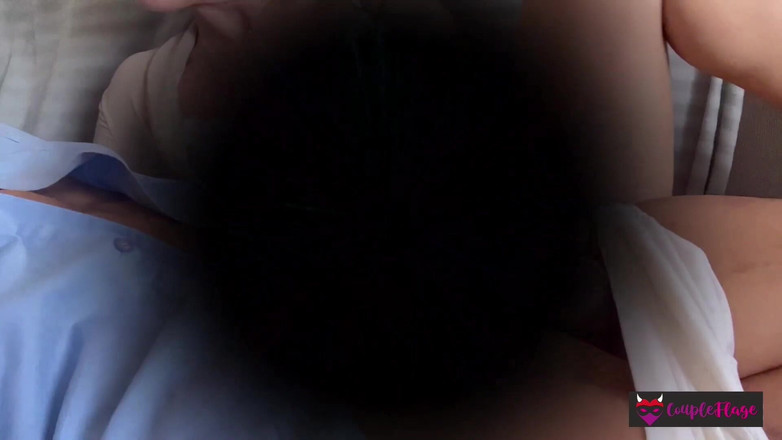 Coupleflage: Tôi là đồng nghiệp trong khi nói chuyện điện thoại với người...