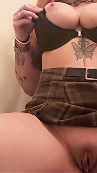 Real Orgasm! Redhead Masturbating in the Mall Fitting Room