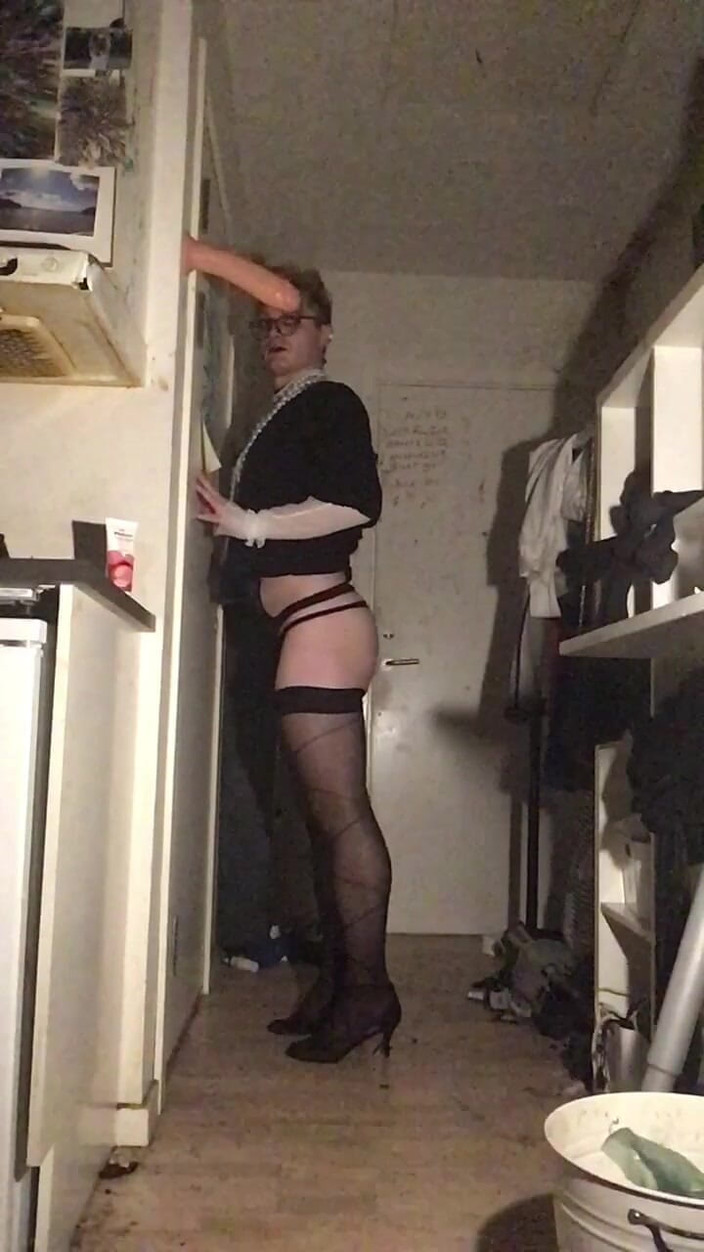 Sissy Cindy Slut: Curvă efeminată