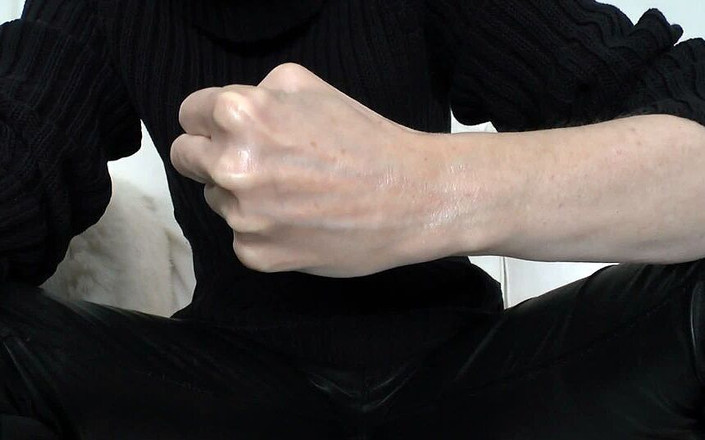 Lady Victoria Valente: Sahnige hände, nahaufnahmen