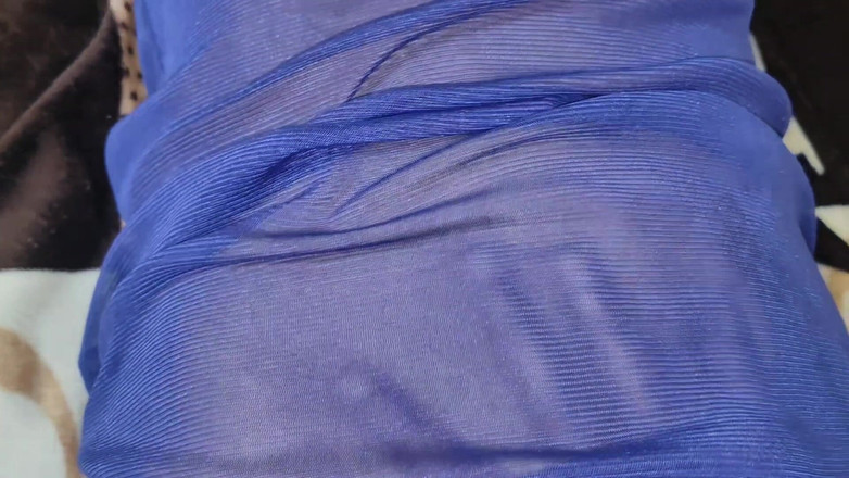 Wifeee: Mẹ kế Ấn Độ suman khỏa thân trên giường trước mặt con...