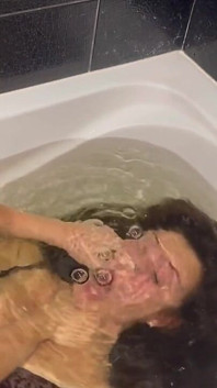 Bellezza affondamento: tenuta sott'acqua, che implora l'aria