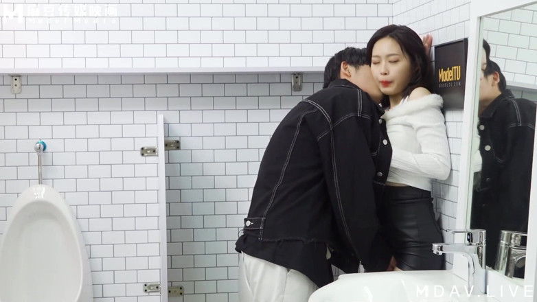 ModelMedia Asia: Mdwp-0021 Lewd Meat Toilet