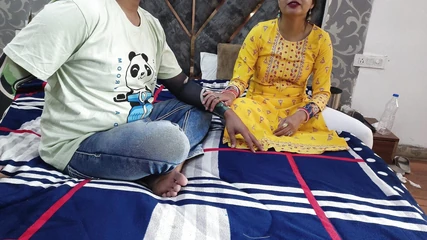 Hornycouple149: भारतीय सौतेला भाई कागज की कैंची से हार गया और उसने सौतेली बहन के साथ हिंदी में चुदाई करने का विश्वास लिया
