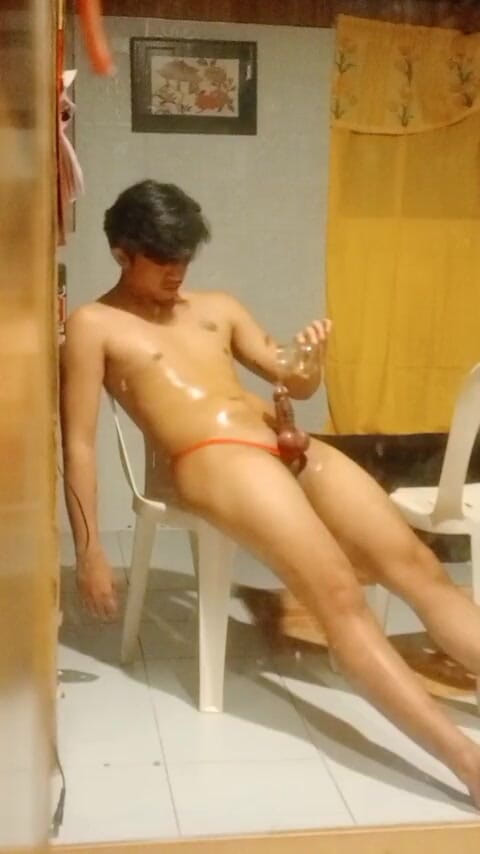 Rent A Gay Productions: アジアのツインクボーイが射精したセクシーなオナニー