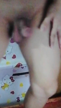 พ่อเลี้ยงอยากเย็ดแรงๆ ราชินีอยากให้แกมาที่นี่