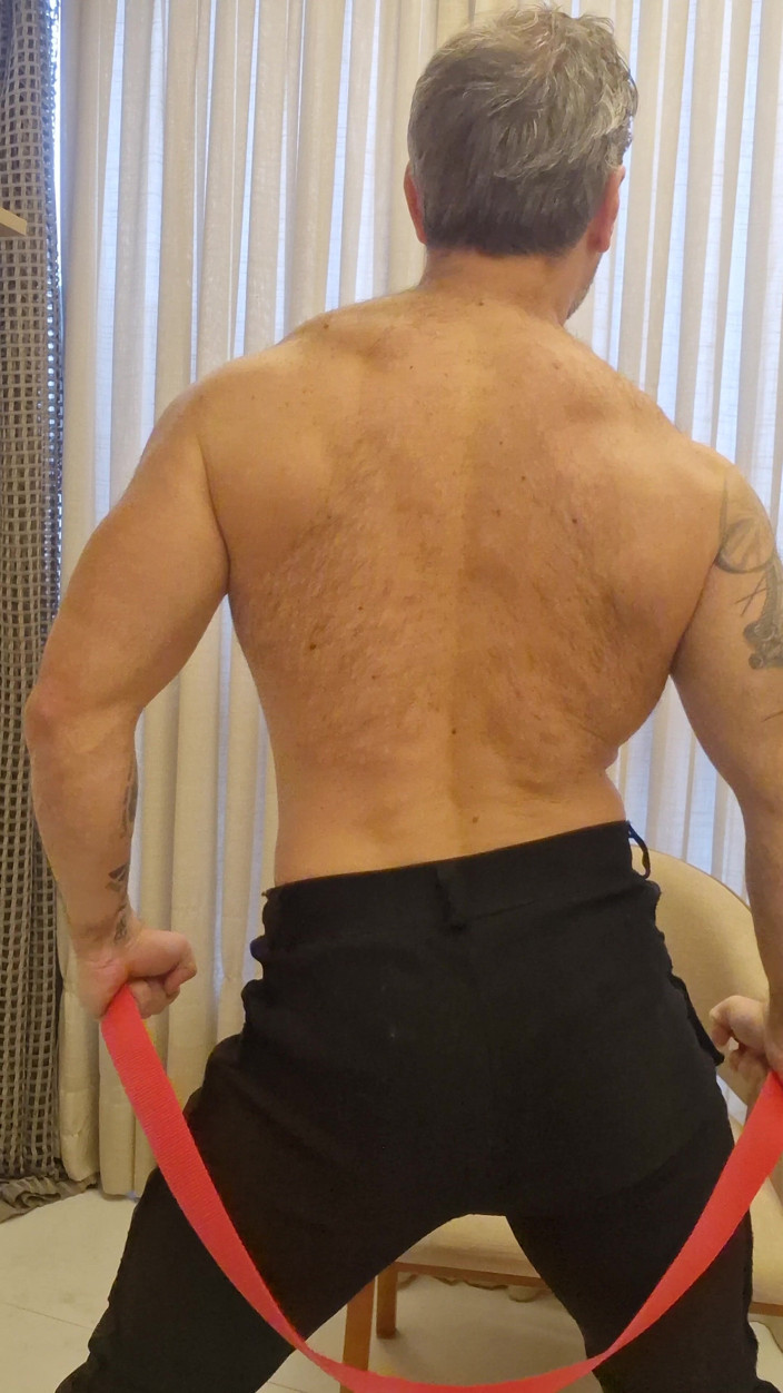 Dom Tatuado: Sexy hasič dělá úplný striptýz a vyvrcholí ve spodním prádle