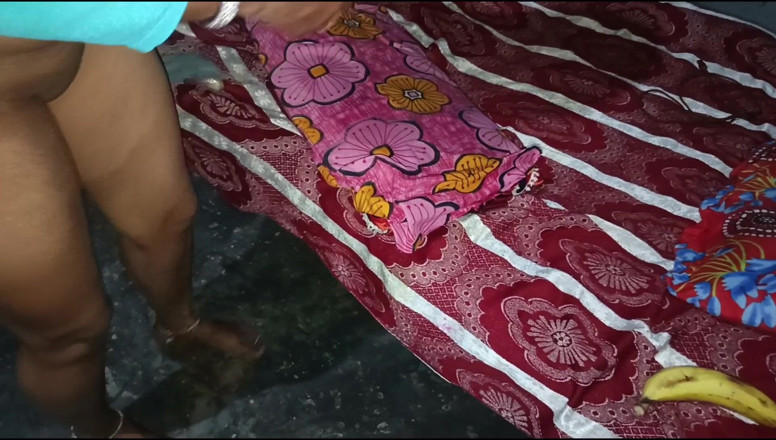 Savita5343: Bhabhi È Stato Scopata Da Due Cazzi, Una Banana E L'altro...
