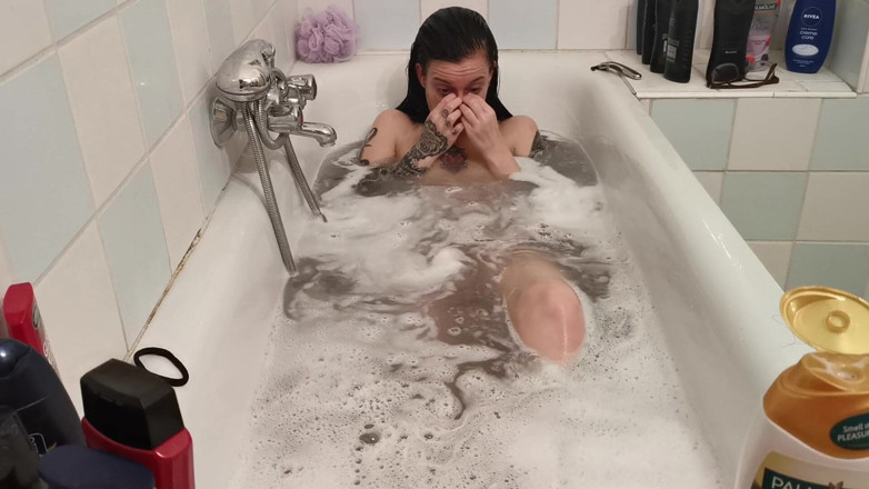 Beth Kinky: 목욕과 머리 씻기 늦은 밤
