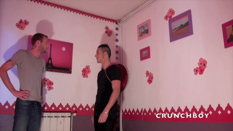 Crunch Boy: Mike fucked by straight worker