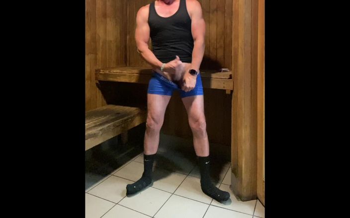 JockDad87: Jockdad87 lagi-lagi sange di ruangan sauna