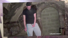 ARAB FUCKERS WITH HUGE COCKS: Tony Axel在地下室被直男阿拉伯女郎干