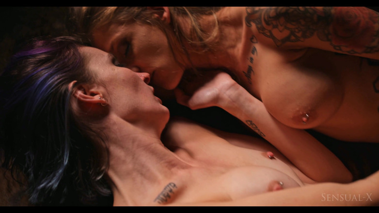 Sensual-X: Przechwytywanie pożądania - lesbijski fotograf rucha swojego modela