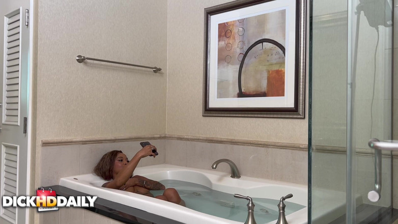 DICKHDDAILY: Bts - koupání Rande: Mena Carlisle