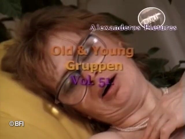 Nasty matures and dirty grannies club: Orgía vieja y joven