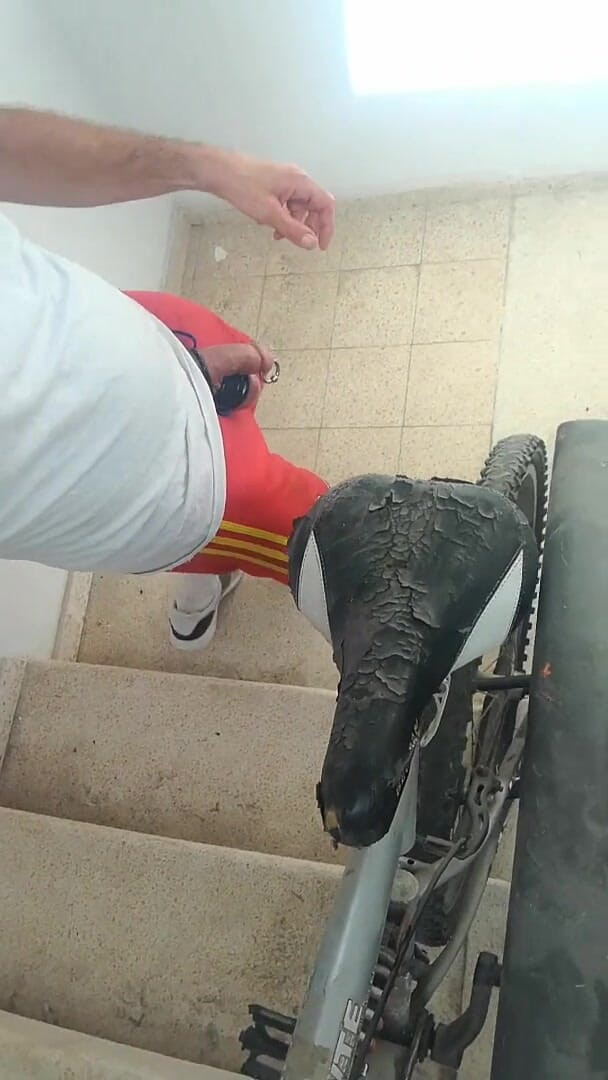 Zack f: Член-ексгібіціотор на статевих сходах