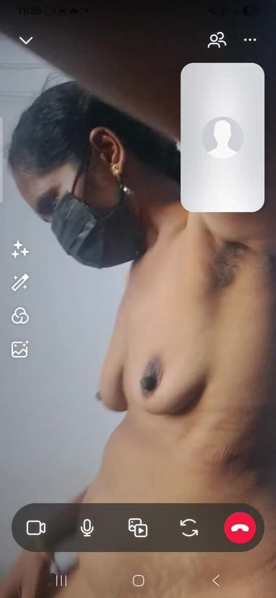 Jayaselvi: Tatie tamoule du village, service d’appel vidéo sexy sur Telegram