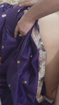 Saree knullar nygift fru