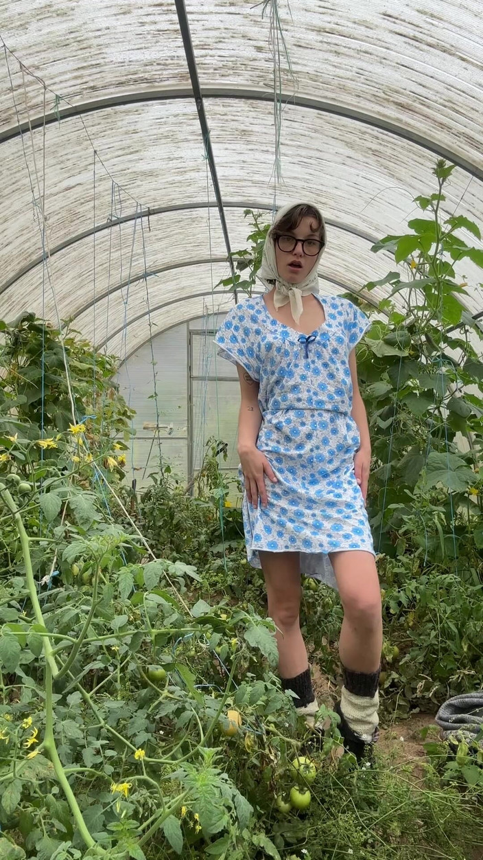 Karafuto 404: Dirty Country Girl