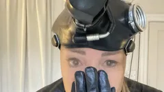 Wm 5.15 Gasmask Tights on Top Take It off Mask