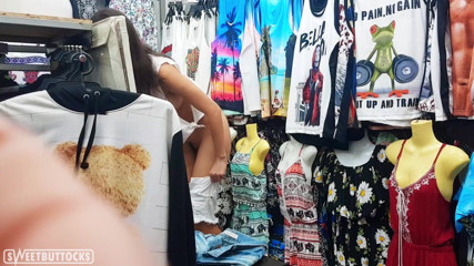 SweetButtocks: हॉट काले बाल वाली सार्वजनिक रूप से कपड़े बदल रही है