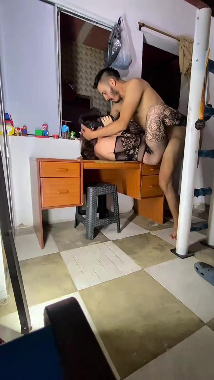 Lazosprohibidos: Matură jucând o penetrez în patru sug curul unei mame sexy țâțoase...