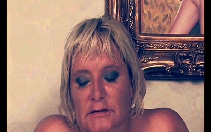 My Dirty Family: Толстую старуху с волосатой киской трахнул молодой мужчина с большим жестким членом