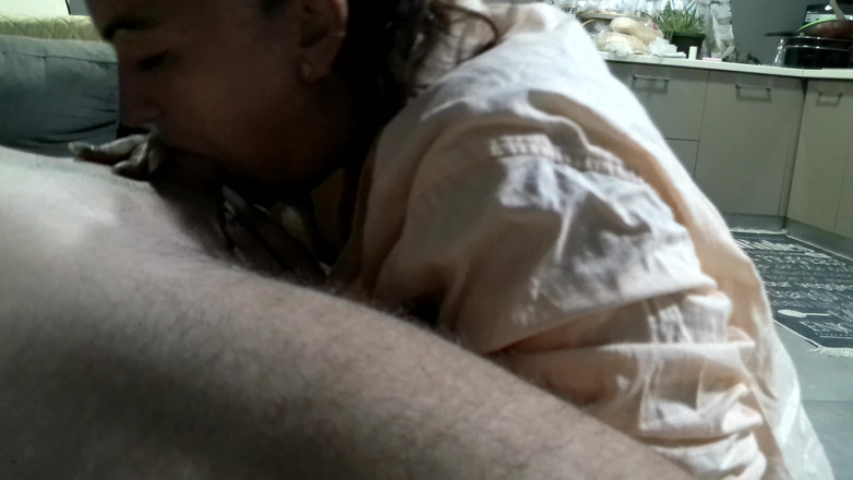 fantasycouplexxx: Secretária boquete de manhã no meu escritório