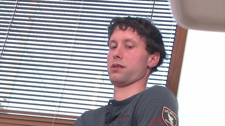 Threesome and GangBang: Fucker Isteri - Lelaki memerhatikan isterinya ketika dia bercinta dan tersentak....