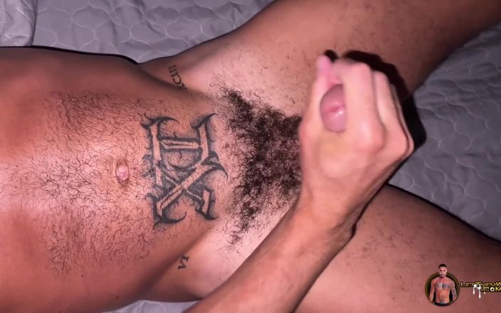 Let them watch: Ricky xl sega da solo un ragazzo etero e soffia...