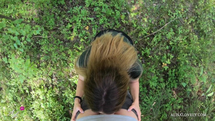 Alisa Lovely: Giro in bici e pompino nella foresta! Cosa potrebbe esserci...