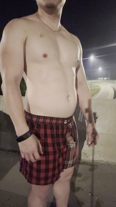 barenakedboy: Sich beugen und zeigen