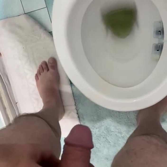 Hakanbeyzade: Turkish Hairy Cock Pee Video