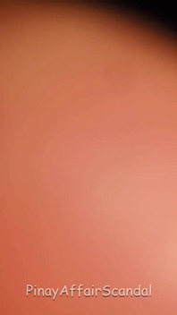 젖탱이를 보여주는 필리핀 십대