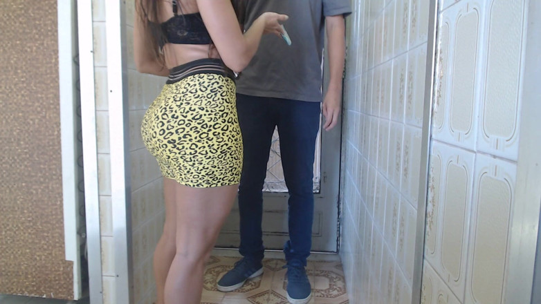 Esposaheyya: ¡sexo Con Repartidor De Pizzas!