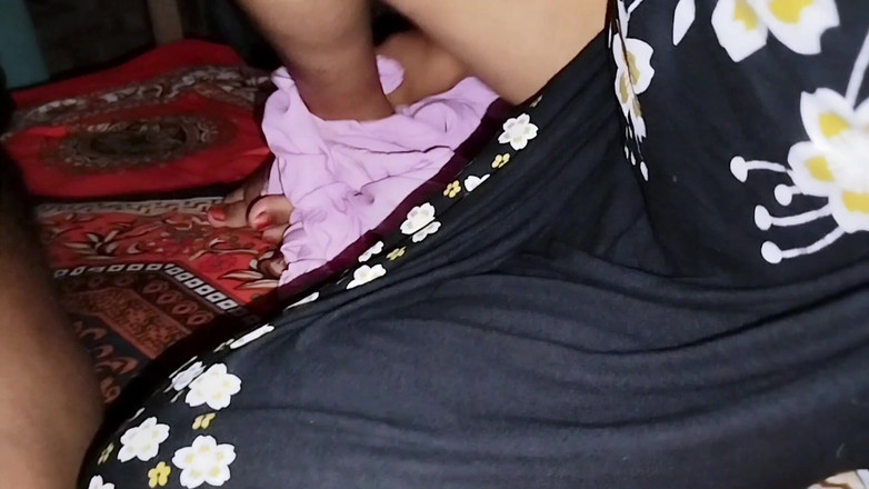 Deshi women: Хардкорный секс сексуально трахающейся киски домохозяйки Bangla с ясным голосом