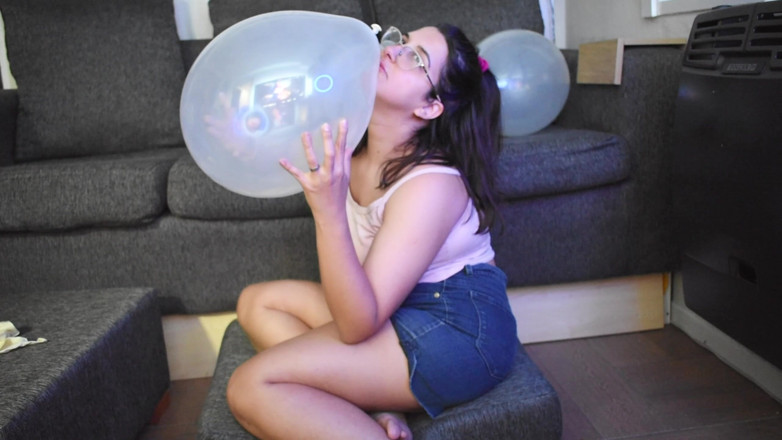 melu_world: Globos blancos chupan y popan en terapia relajante - Bunny Looner