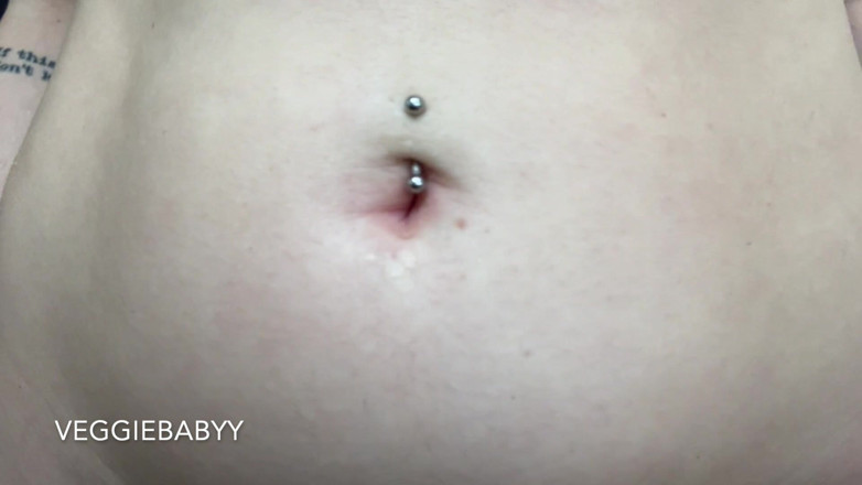 Veggiebabyy: Tření krému o tlačítko moje břicho