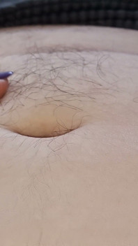 Menyembah Bellybutton BBW Berbuluku