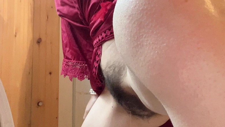 sweethanajapanese: La piccola ragazza carina Hana chan sexy in abito rosso...