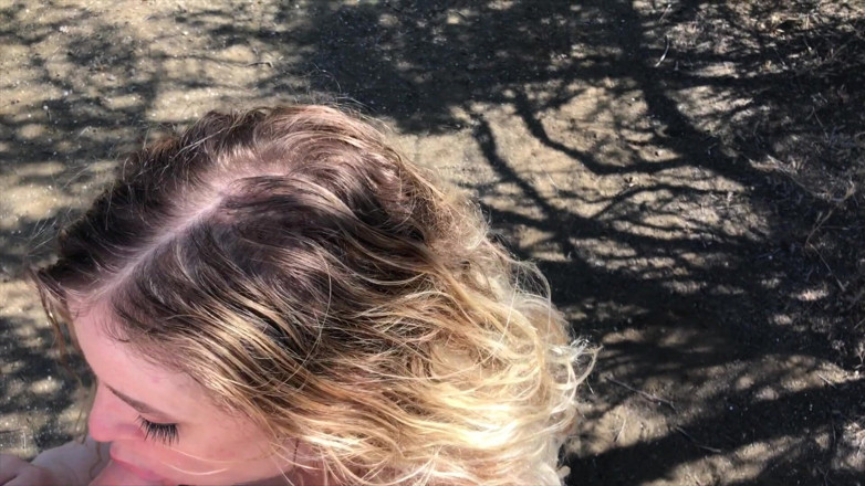 Erin Electra: Strzelanie blondynki creampie'd przez osobistego trenera na zewnątrz