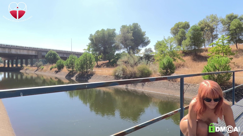 Candystart Videos: 강가에서 위험한 공공 자위