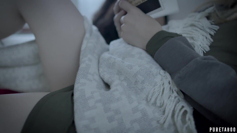 Pure Taboo: 純粋なタブー - ホイットニーライトは彼女のガールフレンドを守るために卑劣な政治家によって掘削されます