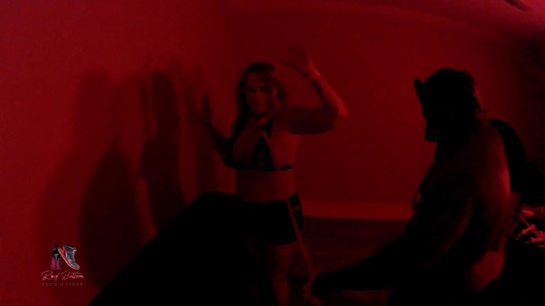 Reds Fetish Emporium: Double Dom-session