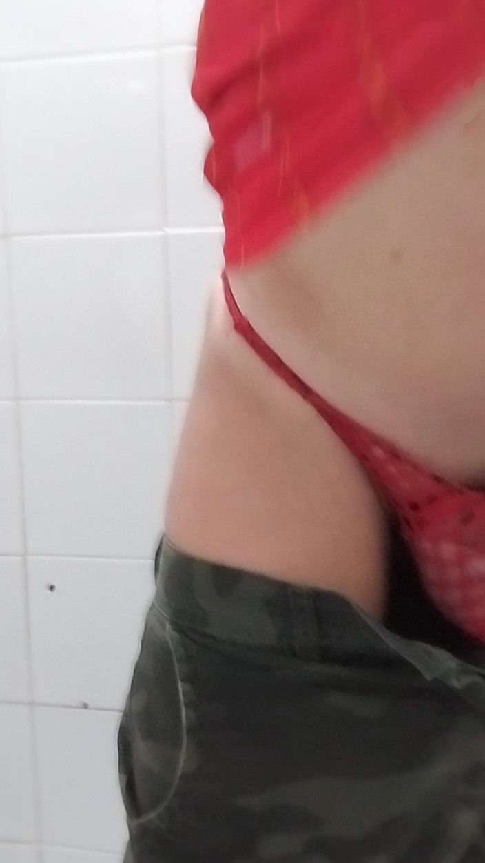 Morbosete000: In the Public Toilet