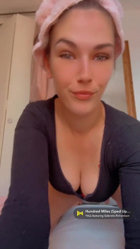 Puoi Semplicemente Guardarmi. Oppure Puoi Anche Iscriverti E Inviare Un Messaggio Privato